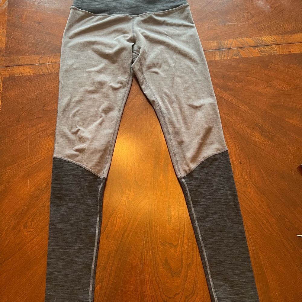 Manduka Yoga Leggings - Size Small - Mid-Rise